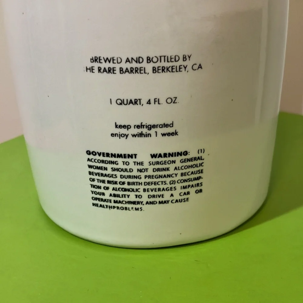 The Rare Barrel - Ambassador White Sprocket Growler Ceramic Hinge Top 32 Oz.